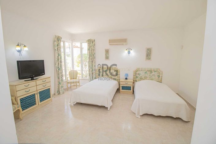 Image No.10-3 Bed Villa for sale