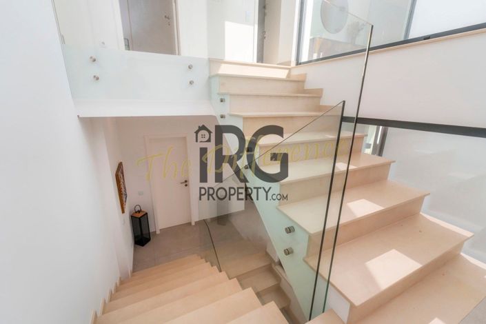 Image No.24-4 Bed Townhouse for sale