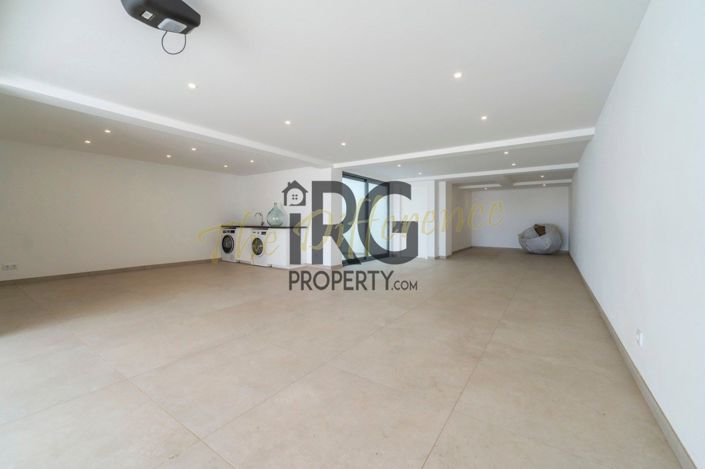 Image No.25-4 Bed Townhouse for sale
