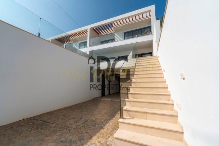 Image No.27-4 Bed Townhouse for sale