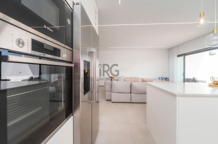 Image No.16-3 Bed Townhouse for sale