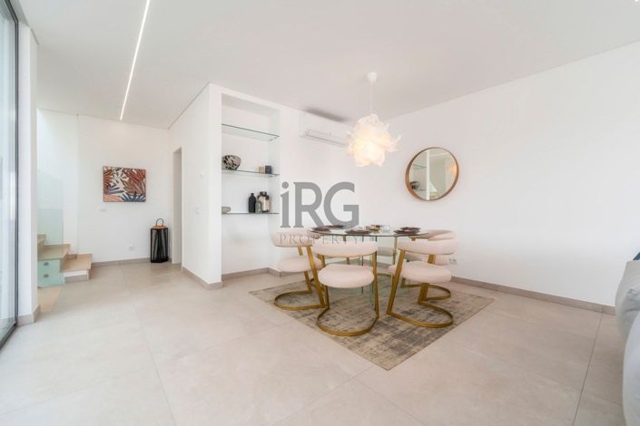 Image No.16-3 Bed Townhouse for sale