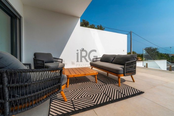 Image No.19-3 Bed Townhouse for sale