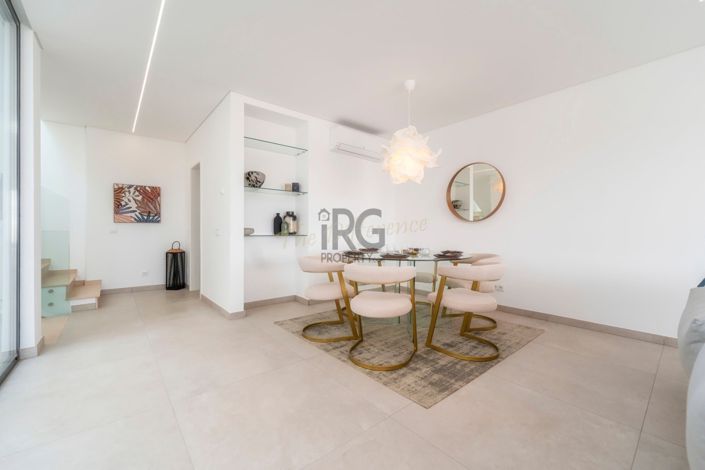 Image No.21-3 Bed Townhouse for sale