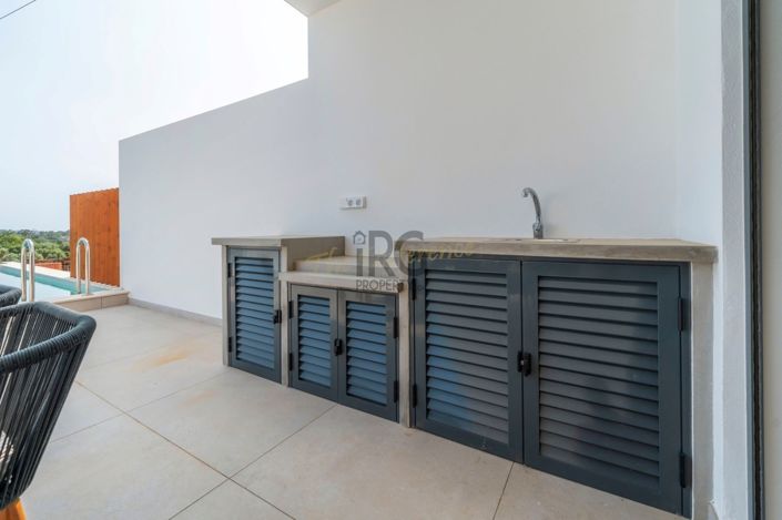 Image No.28-3 Bed Townhouse for sale