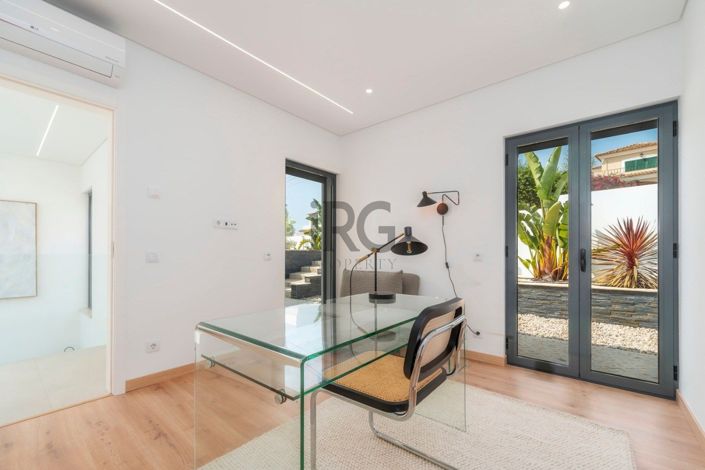 Image No.43-3 Bed Townhouse for sale