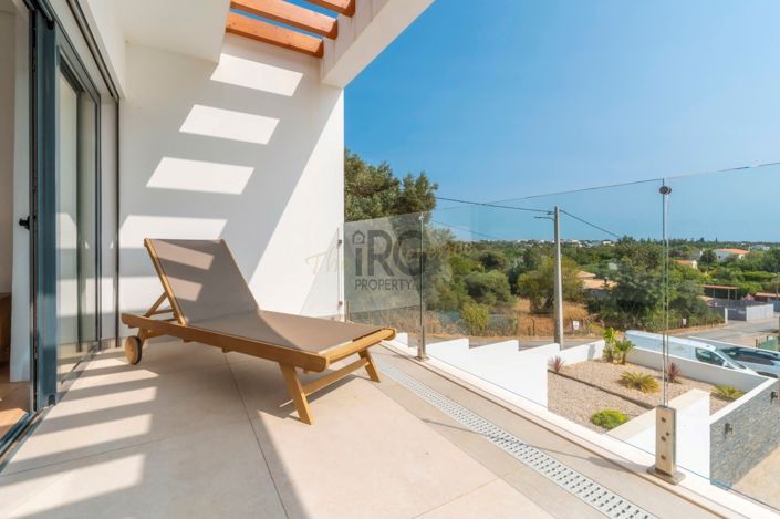 Image No.45-3 Bed Townhouse for sale