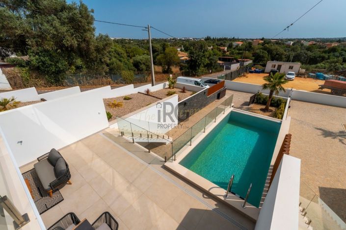 Image No.47-3 Bed Townhouse for sale