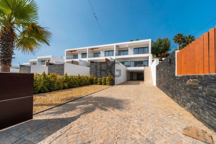 Image No.47-3 Bed Townhouse for sale