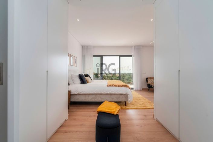 Image No.53-3 Bed Townhouse for sale