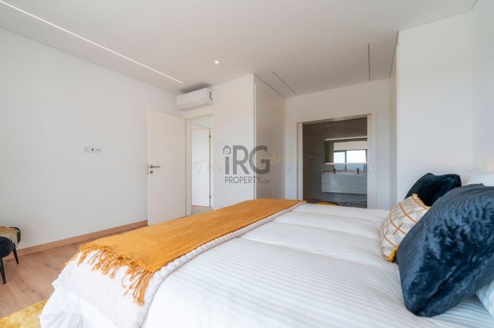 Image No.57-3 Bed Townhouse for sale