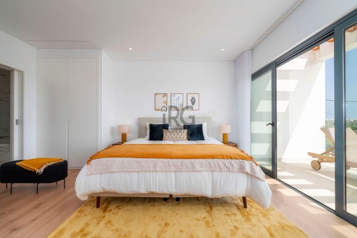 Image No.60-3 Bed Townhouse for sale