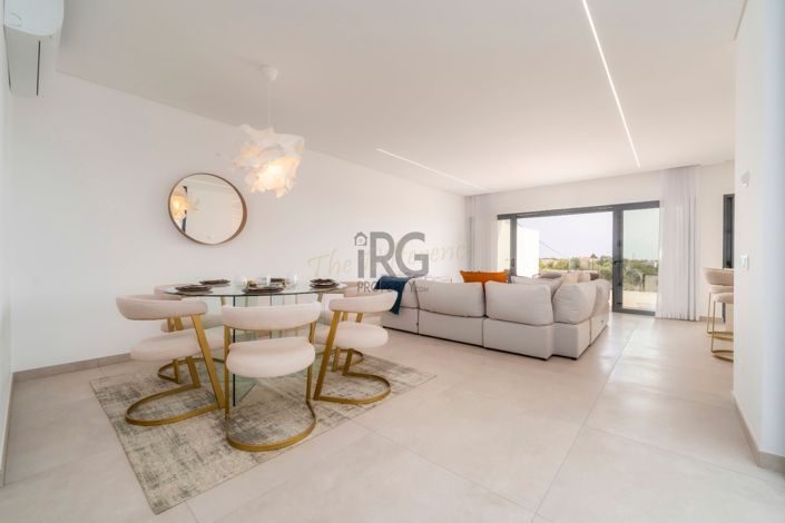 Image No.10-3 Bed Townhouse for sale