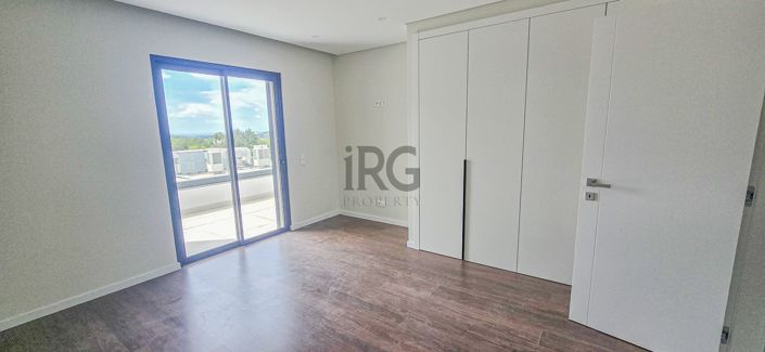 Image No.18-3 Bed Apartment for sale