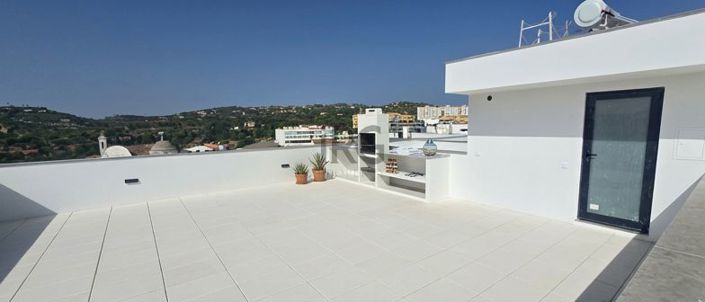 Image No.24-3 Bed Apartment for sale