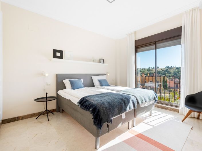 Image No.11-4 Bed Semi-Detached for sale