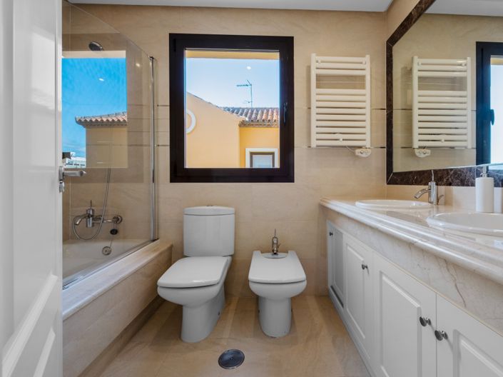 Image No.13-4 Bed Semi-Detached for sale