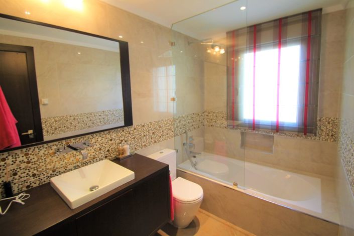 Image No.14-3 Bed Apartment for sale