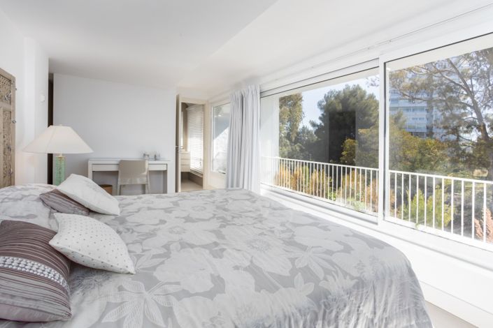 Image No.13-3 Bed Property for sale