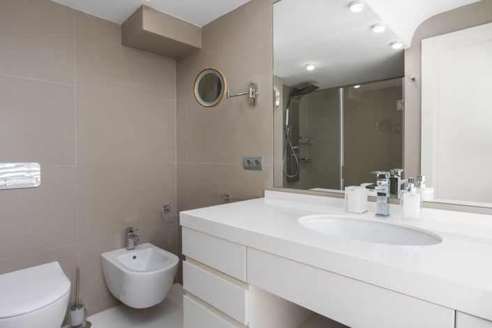 Image No.14-3 Bed Property for sale