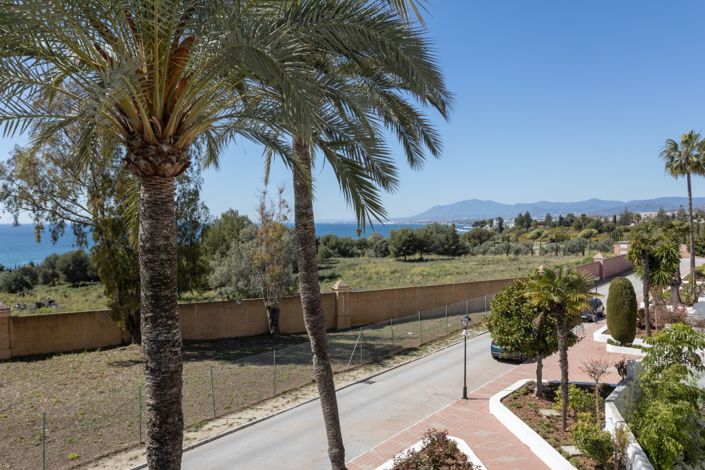 Image No.15-3 Bed Property for sale