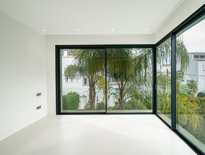 Image No.19-5 Bed Villa for sale