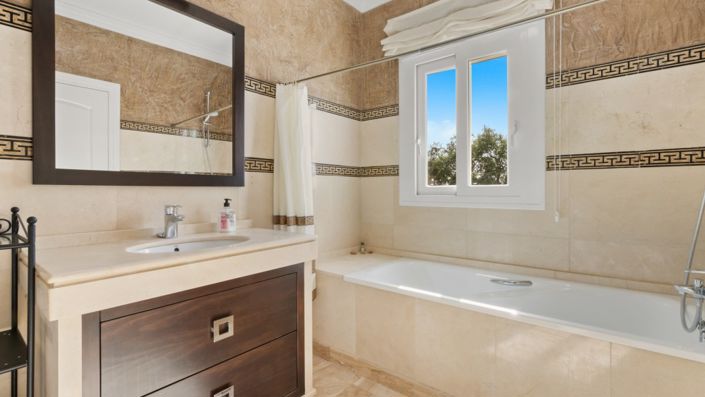 Image No.13-4 Bed Villa for sale