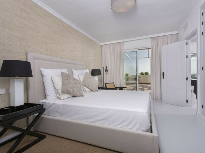 Image No.12-3 Bed Property for sale