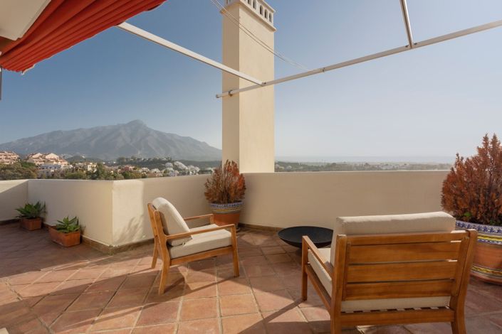 Image No.17-3 Bed Property for sale