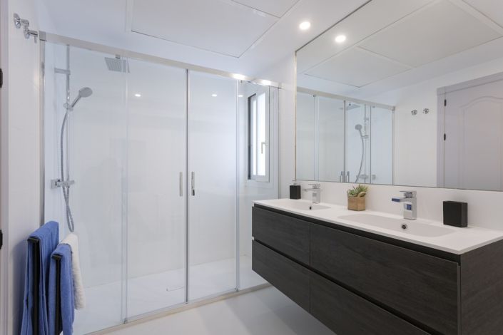 Image No.19-3 Bed Property for sale