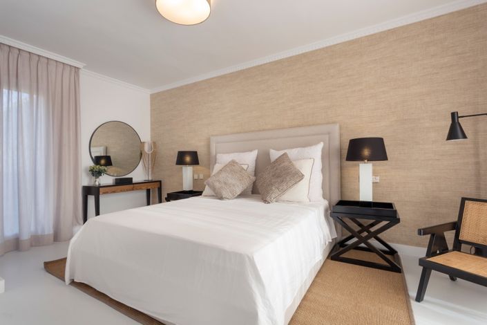 Image No.20-3 Bed Property for sale