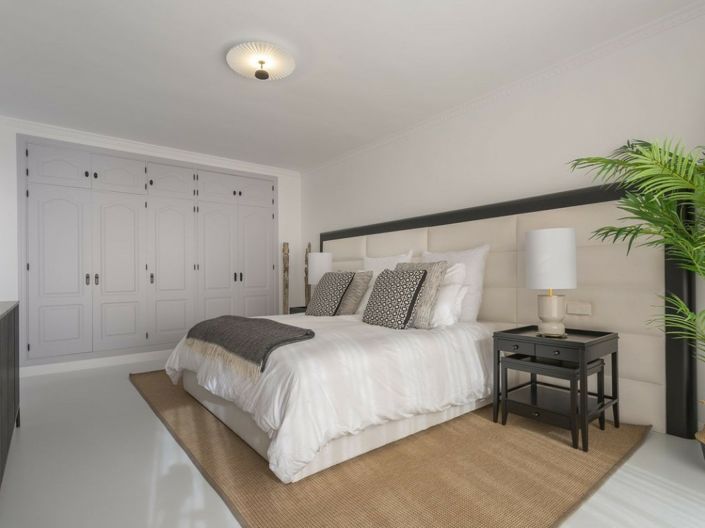 Image No.8-3 Bed Property for sale