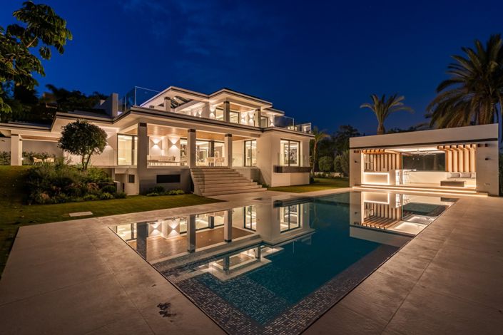 Image No.1-4 Bed Villa for sale