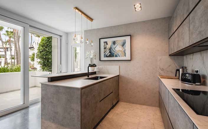 Image No.18-3 Bed Property for sale