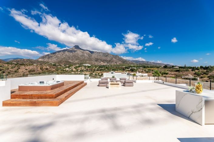 Image No.17-5 Bed Villa for sale