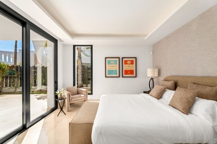 Image No.18-5 Bed Villa for sale