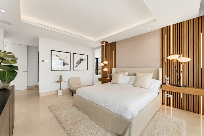 Image No.3-5 Bed Villa for sale