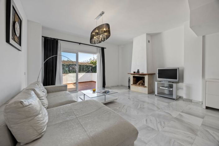 Image No.12-3 Bed Townhouse for sale