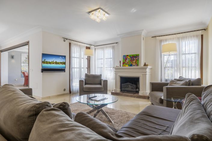 Image No.2-Maison de ville de 5 chambres à vendre à Benahavis