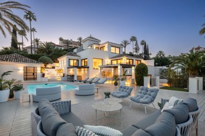 Villa Night