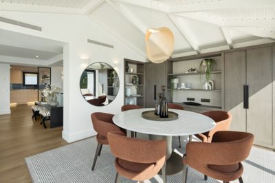 Open plan kitchen & dining area