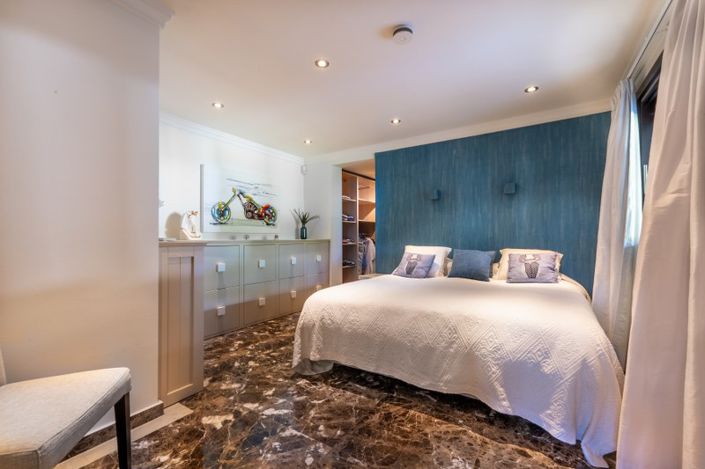 Image No.15-4 Bed Villa for sale