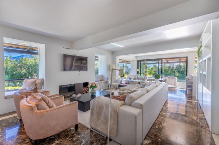 Image No.3-4 Bed Villa for sale