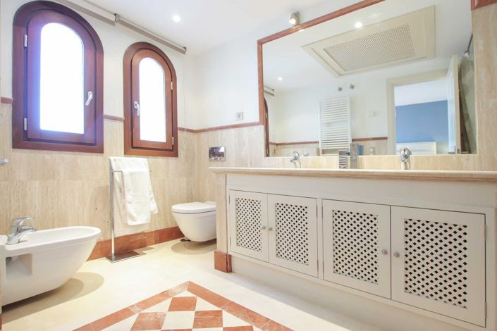 Image No.13-3 Bed Townhouse for sale