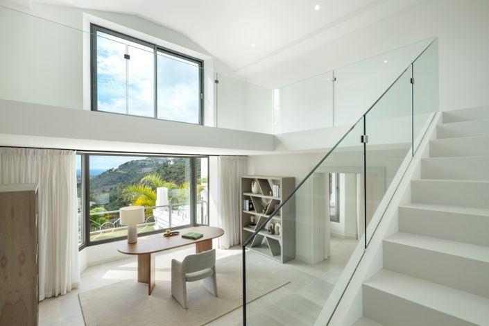 Image No.1-5 Bed Villa for sale