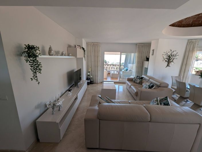 Image No.10-3 Bed Property for sale