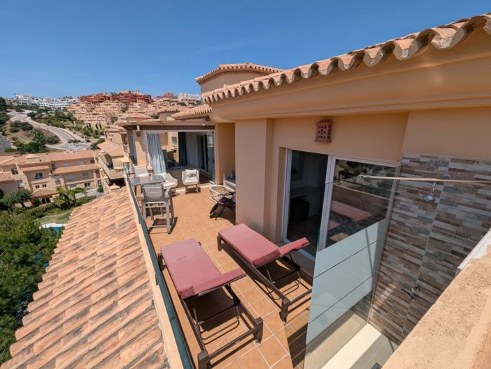 Image No.12-3 Bed Property for sale