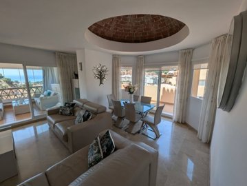 Lounge 1