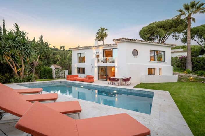 Image No.1-4 Bed Villa for sale