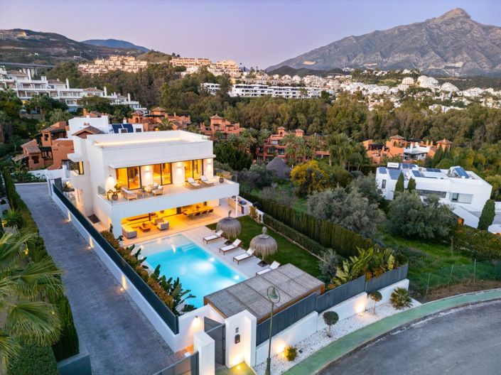 Image No.1-Villa de 5 chambres à vendre à Marbella